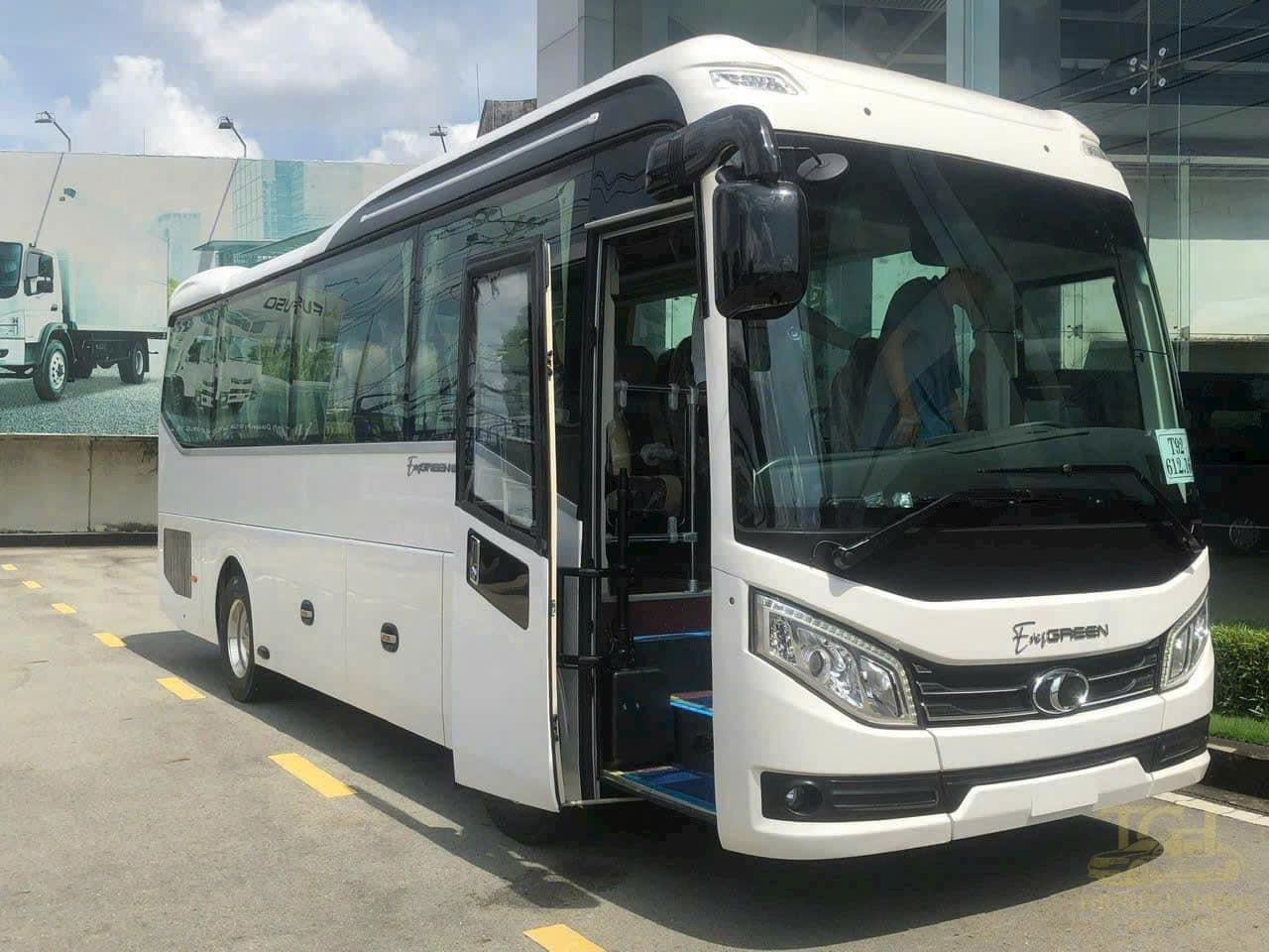 Thuê xe 29 chỗ giá bao nhiêu tại tphcm