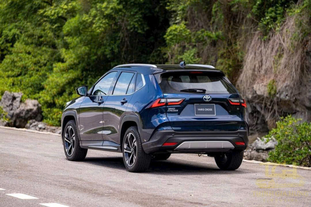 Cho thuê xe 4 chỗ Yaris-Thịnh Gia Hưng