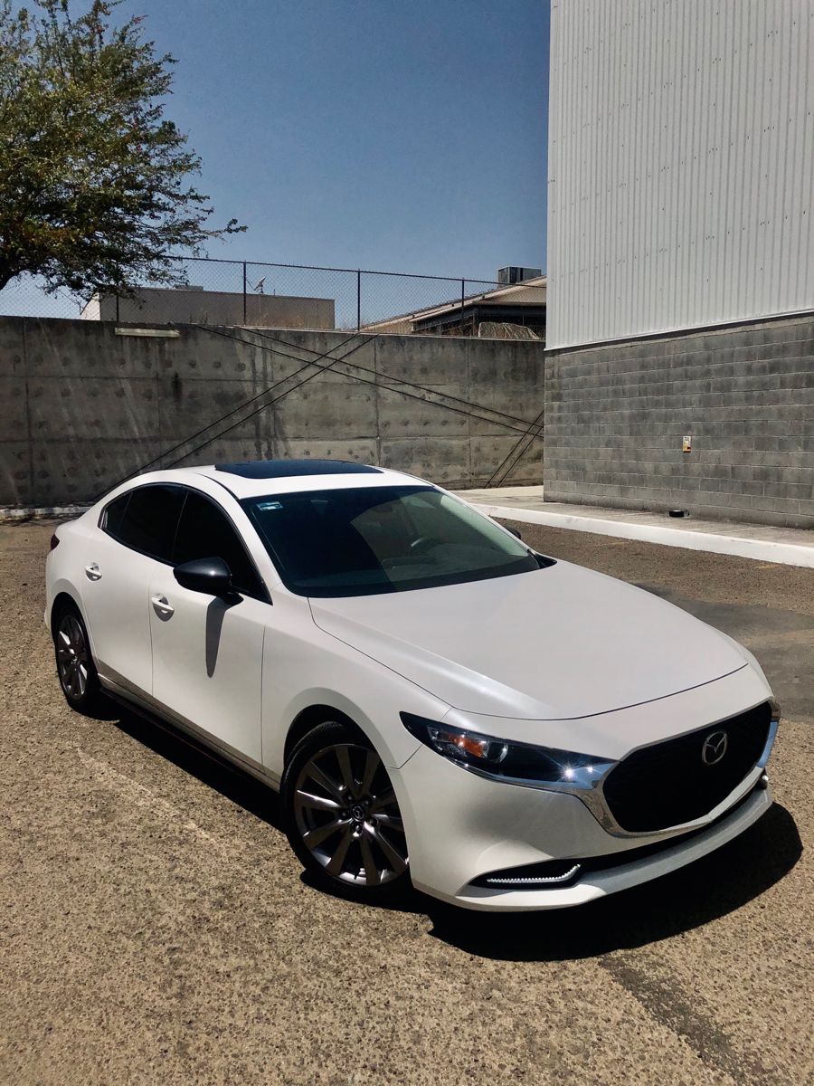 Cho thuê xe 4 chỗ có tài Mazda3