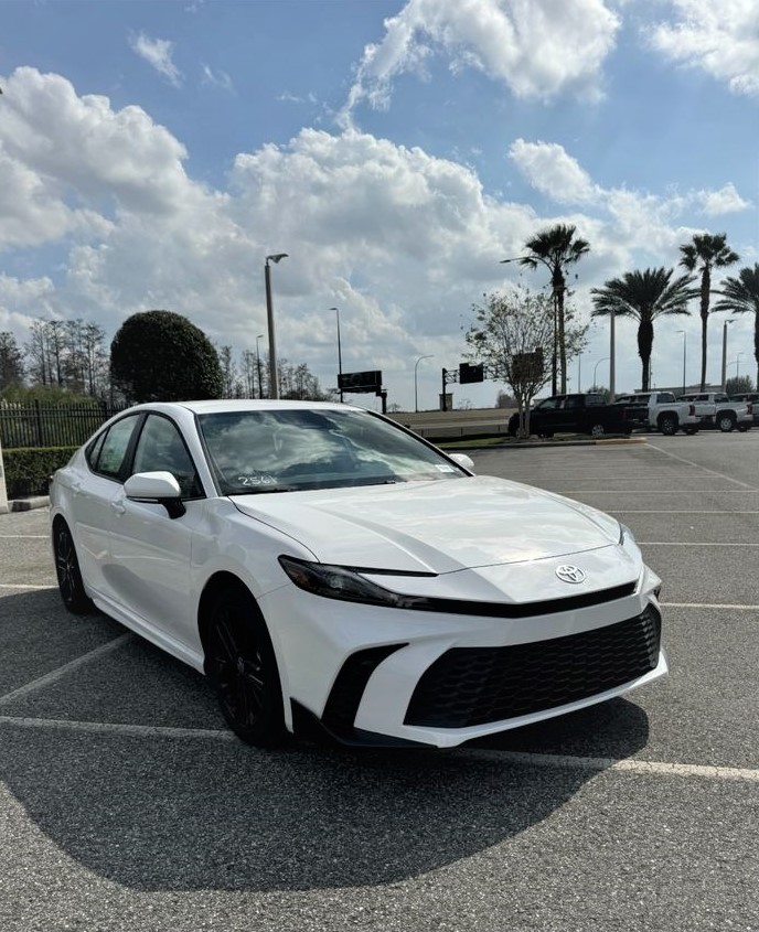Cho thuê xe Camry đời mới có tài tphcm