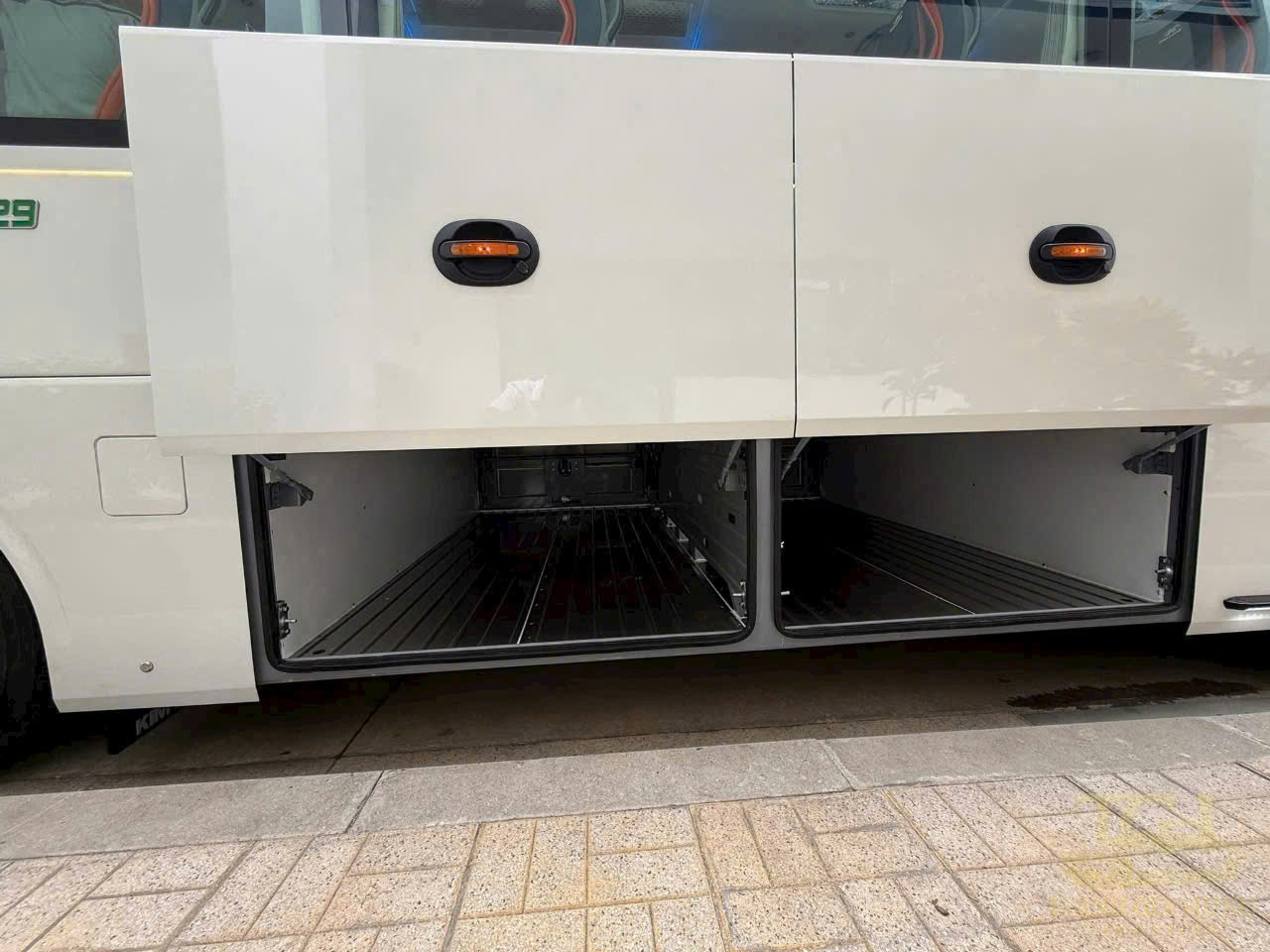 Hầm xe 29 chỗ đời mới 2025