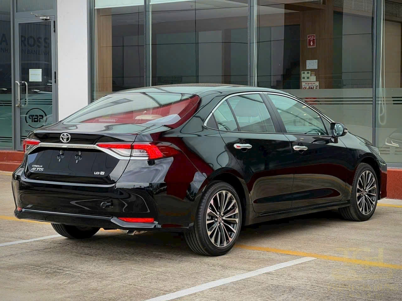 Thuê xe 4 chỗ Corolla altis giá rẻ tphcm