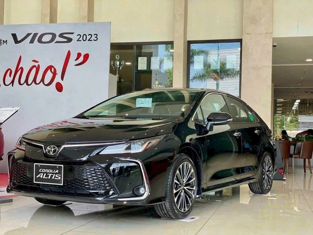 Thuê xe 4 chỗ Corolla altis