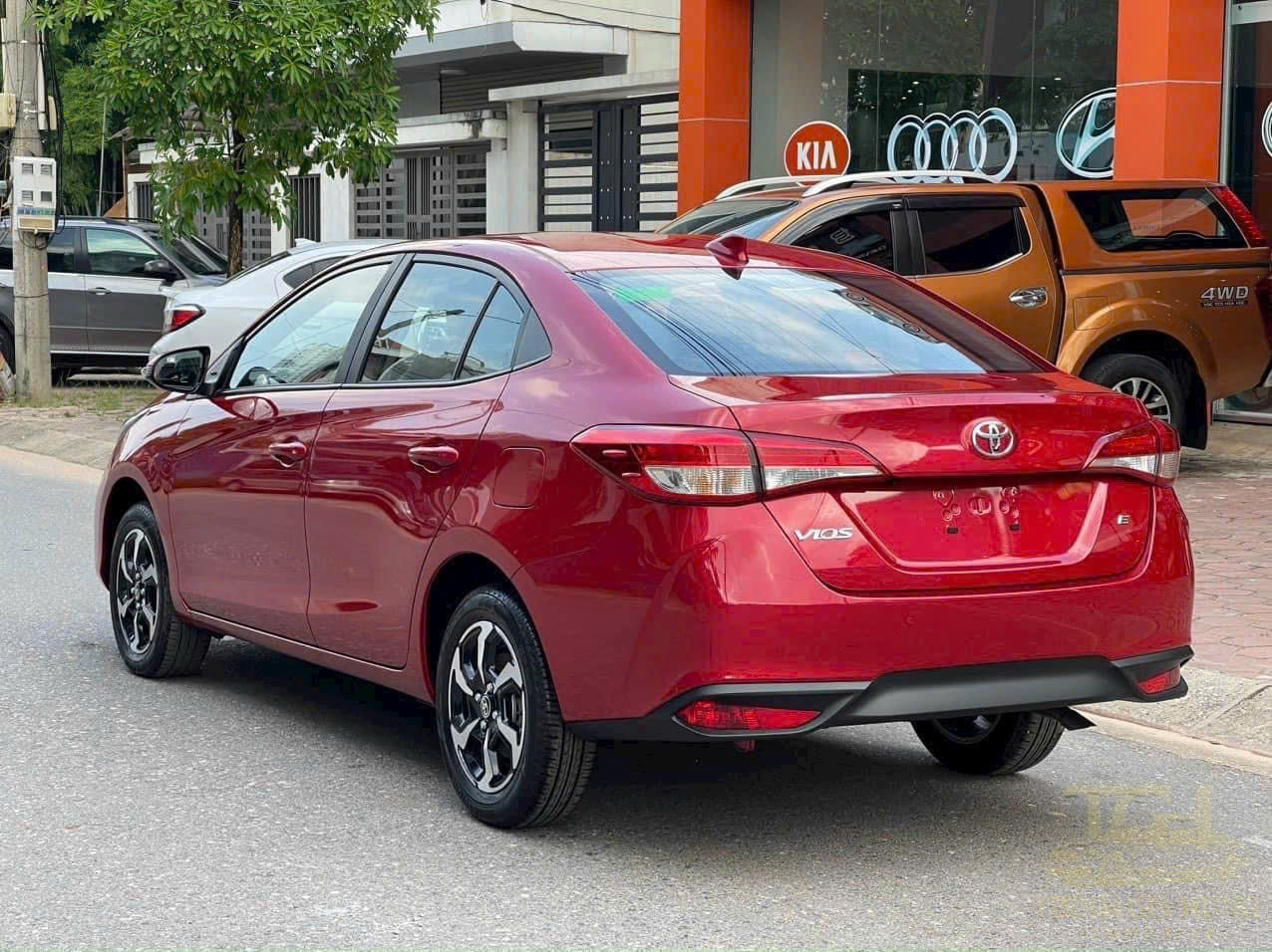 Thuê xe 4 chỗ Vios giá rẻ tphcm