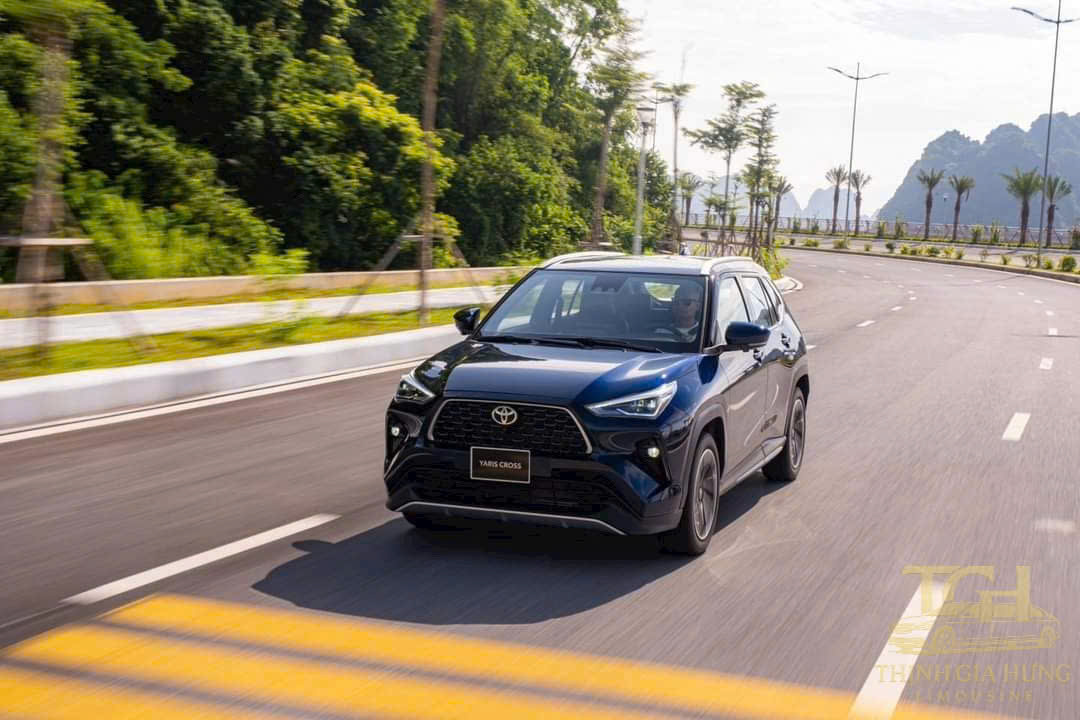 Thuê xe du lịch 4 chỗ Yaris_Thịnh Gia Hưng