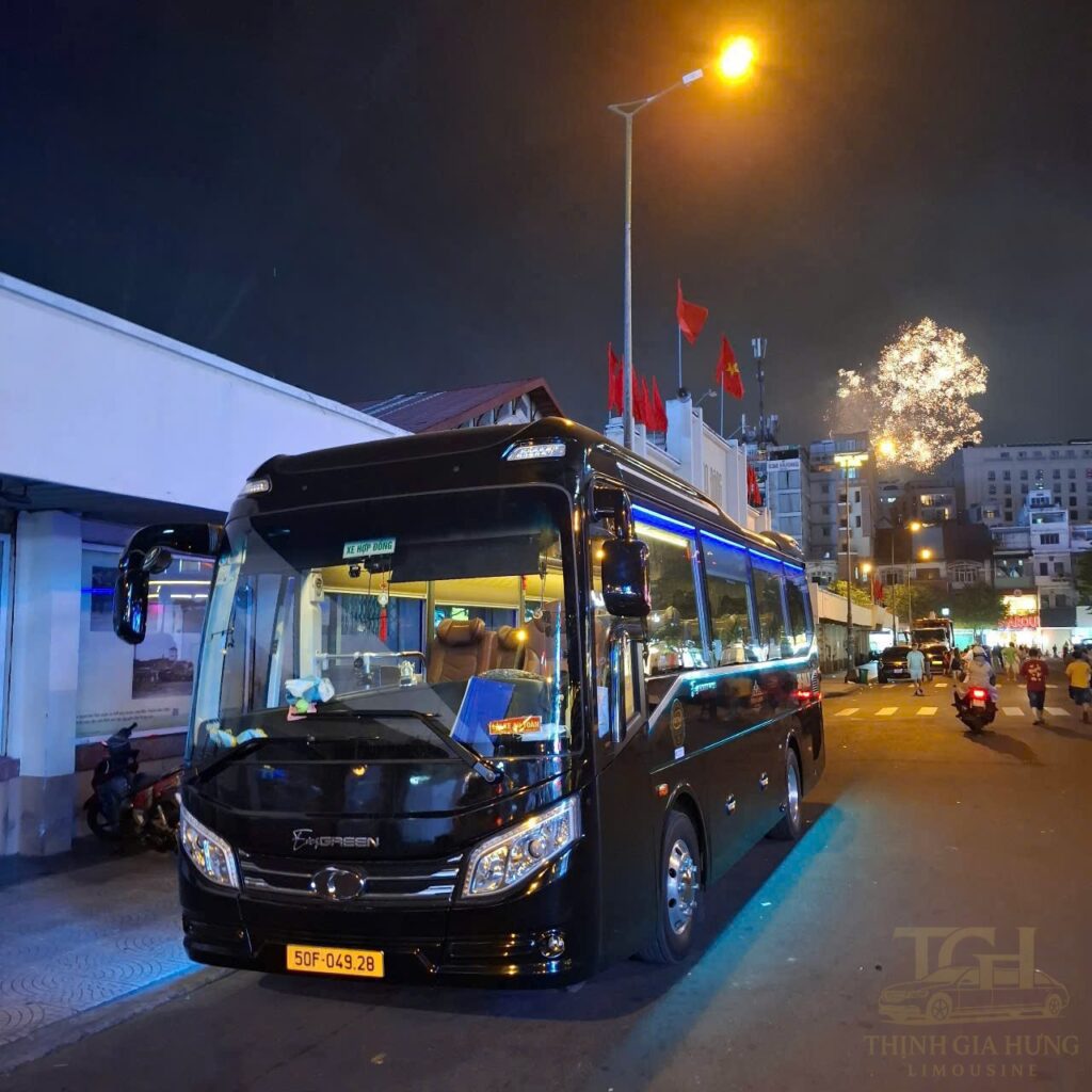 Thuê xe limousine 19 chỗ tại tphcm_Thịnh Gia Hưng
