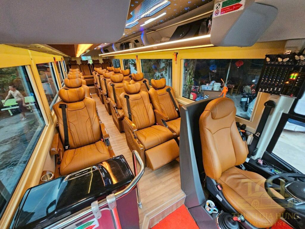 Thuê xe limousine 20 chỗ tại tphcm_Thịnh Gia Hưng