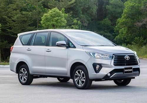 Thuê xe toyota inova đời mới