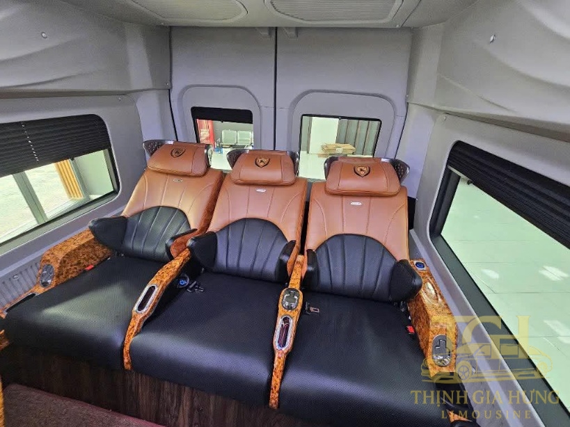 Xe du lịch 9 chỗ limousine_Thịnh Gia Hưng