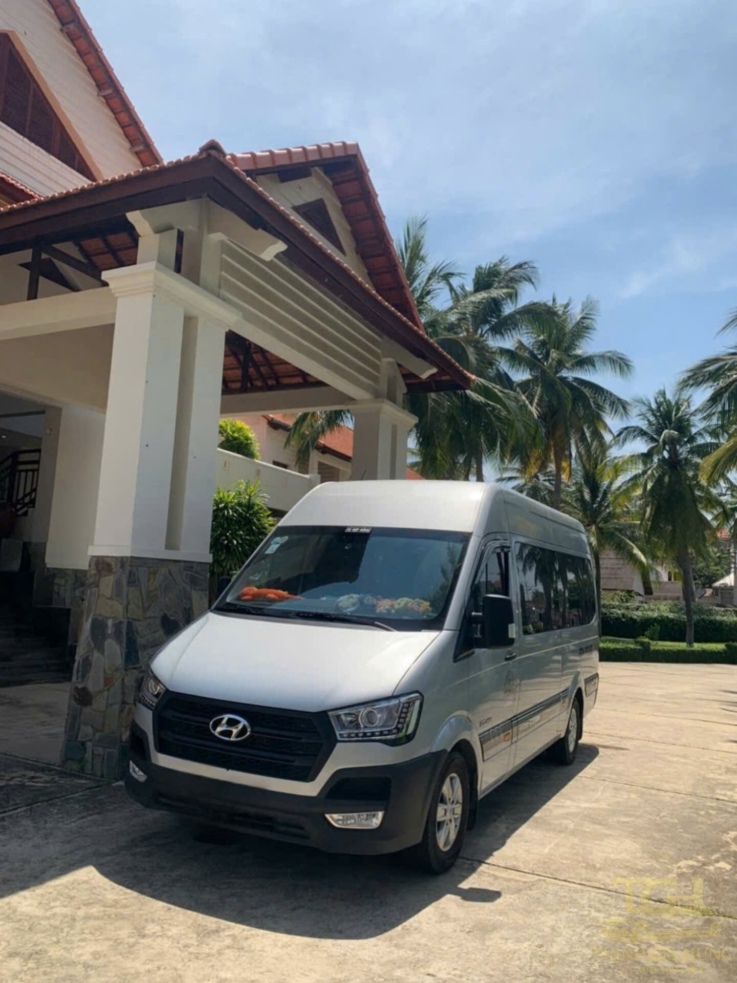 thuê xe 16 chỗ có tài
