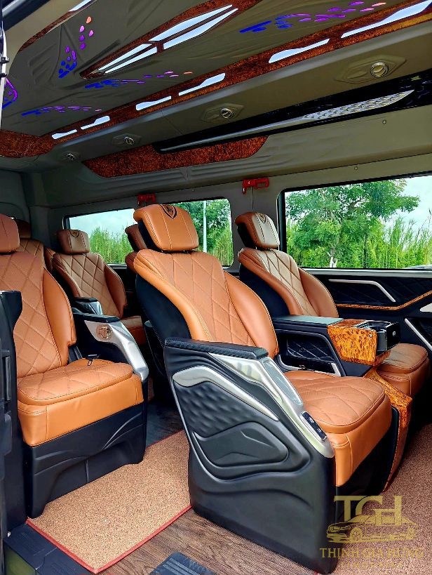 Thuê xe du lịch 12 chỗ Maybach đi Đà Lạt