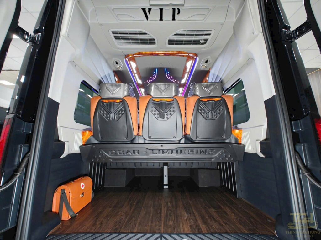 Thuê limousine 9 chỗ giá rẻ đi Hồ Tràm