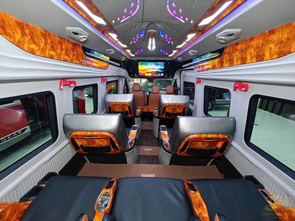 Nội thất ghế xe limousine 9 chỗ đời mới