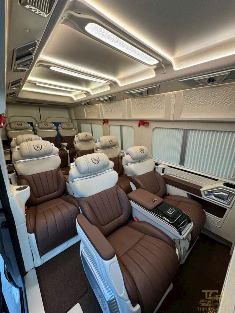 thuê xe limousine 12 chỗ đời mới đi Cần Thơ